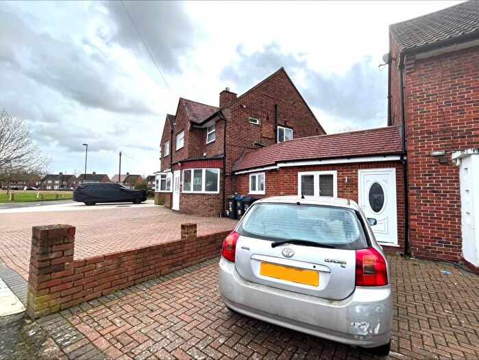 1 Bedroom Apartment To Rent In Chaucer Green, Croydon, CR0