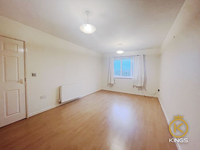 2 Bedroom Flat To Rent In Kidson Court, Havant Road, Portsmouth, PO2