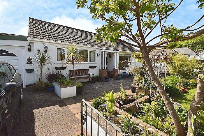 2 Bedroom Detached Bungalow For Sale In Woolaway Avenue, Exminster, Exeter, EX6