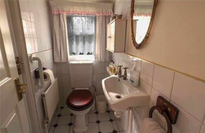 3 Bedroom Detached House For Sale In Broughton Avenue, Bournemouth, BH10