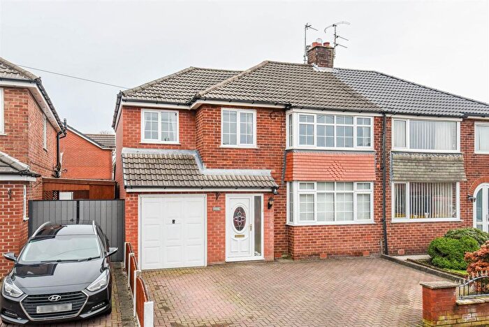 4 Bedroom Semi-detached House For Sale In St. Marys Close, Walton-Le-Dale, Preston, PR5