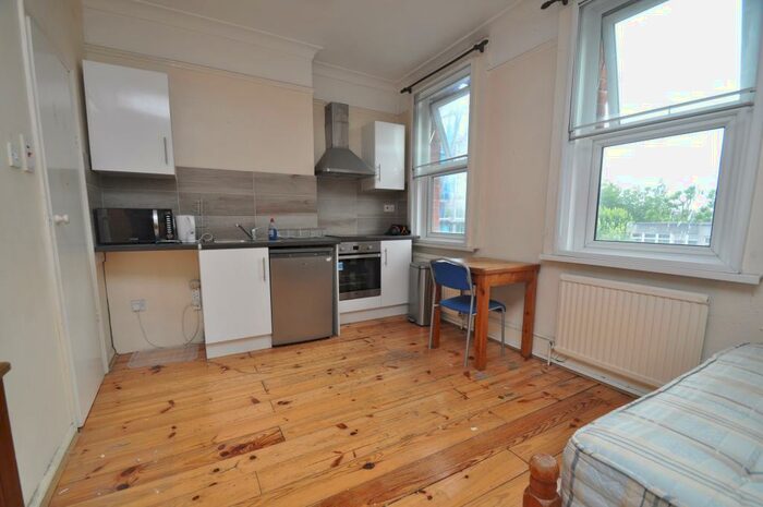 Studio To Rent In Holloway Road, Archway, N19