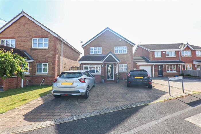 3 Bedroom Semi-Detached House For Sale In Fiddlers Drive, Armthorpe, Doncaster, DN3