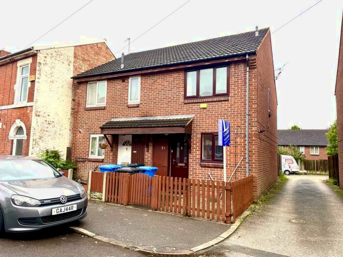 2 Bedroom End Of Terrace House To Rent In Stockbrook Road, Derby, DE22