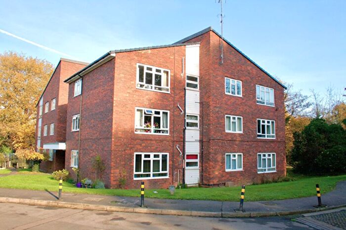 2 Bedroom Flat To Rent In Elgin Gardens, Guildford, GU1