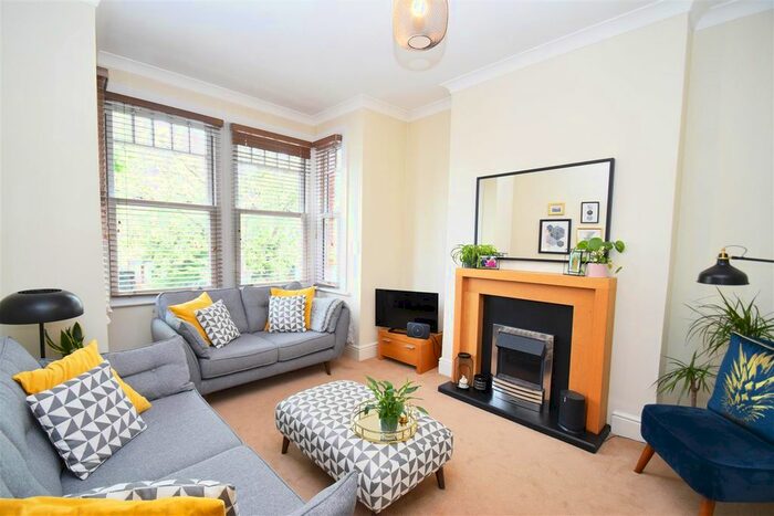 3 Bedroom Maisonette To Rent In Sidney Road, St Margarets, Twickenham, TW1