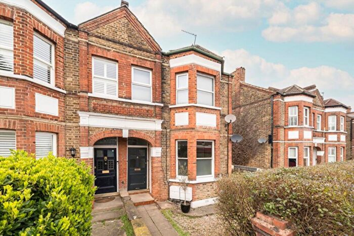 2 Bedroom Flat For Sale In Stondon Park, Honor Oak, SE23