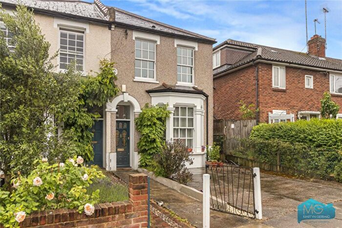 3 Bedroom Semi-Detached House For Sale In Pembroke Road, London, N10