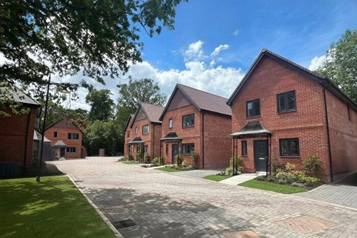 2 Bedroom Detached House For Sale In Alderhurst Close, Englefield Green, Egham, TW20