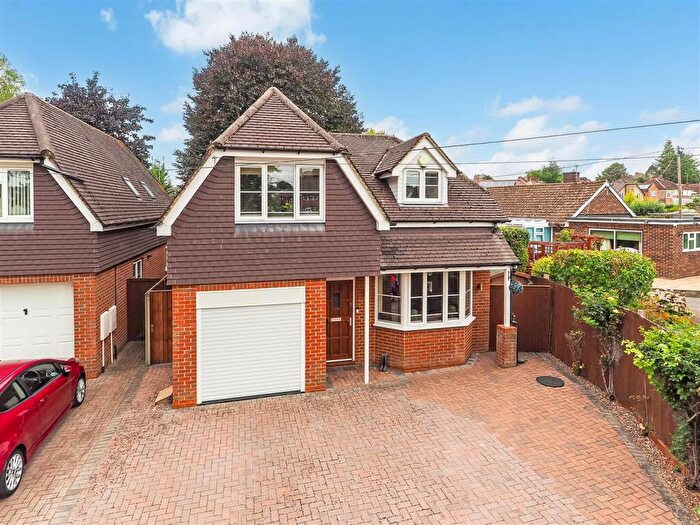 3 Bedroom Detached House For Sale In Redbridge Drive, Andover, SP10