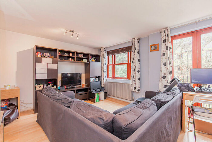 2 Bedroom End Of Terrace House To Rent In Colwell Drive, Headington, OX3