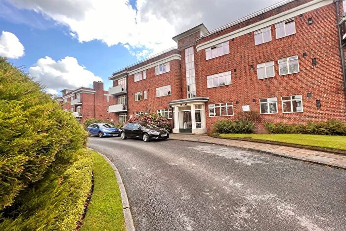 2 Bedroom Flat To Rent In Wilmslow Road, Fallowfield, Manchester, M14