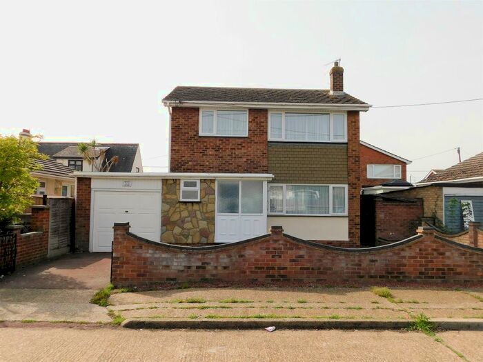 3 Bedroom Detached House To Rent In Surig Road, Canvey Island, SS8