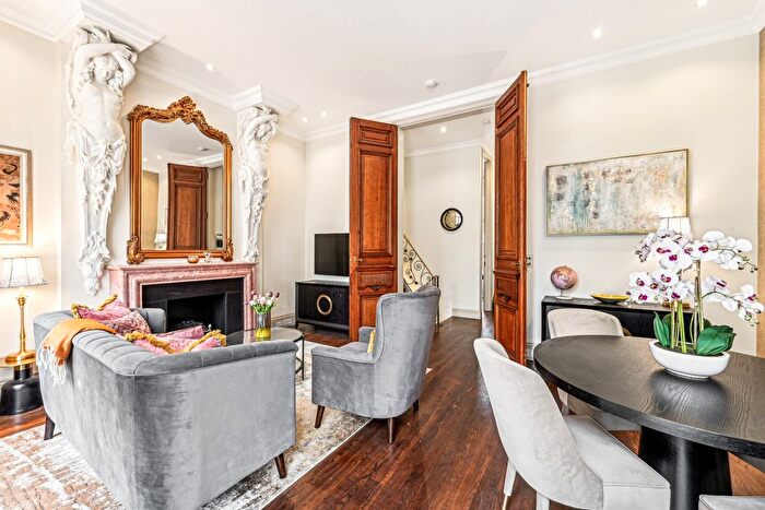 2 Bedroom Terraced House To Rent In Ovington Square, Knightsbridge, SW3