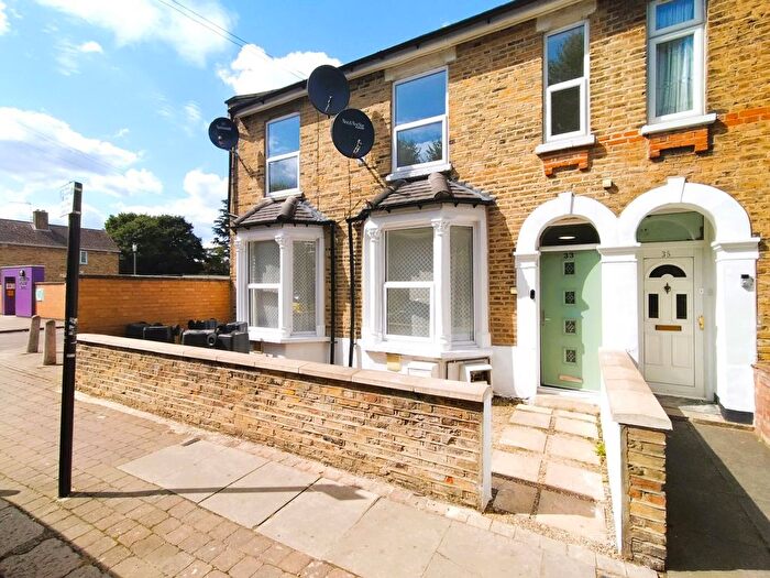 2 Bedroom Flat To Rent In Brettenham Road, Edmonton, N18