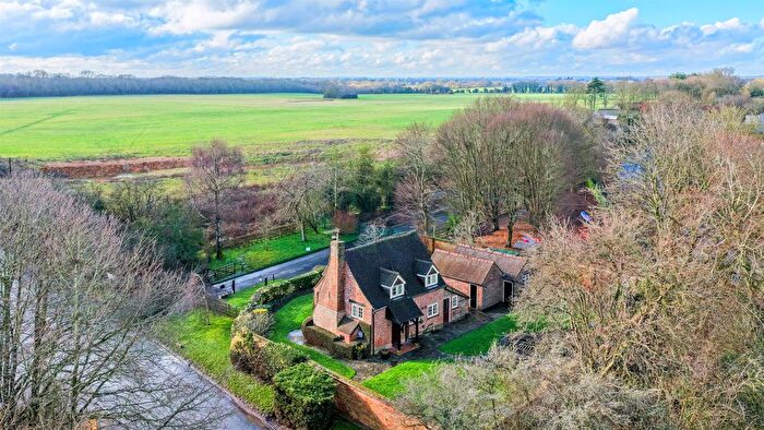 2 Bedroom Cottage For Sale In Chesham Road, Bovingdon, Hemel Hempstead, HP3