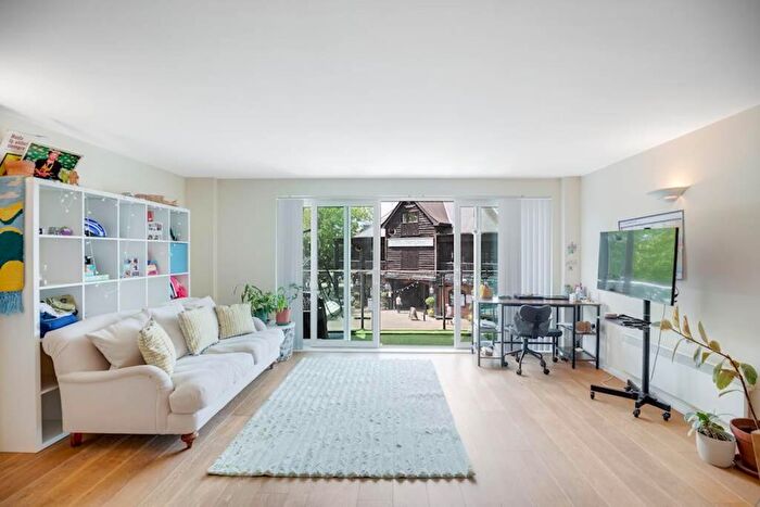 2 Bedroom Flat To Rent In Rotherhithe Street, Pacific Wharf, SE16