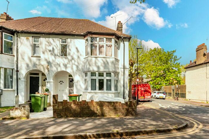 2 Bedroom Flat For Sale In Church Road, Manor Park, London, E12