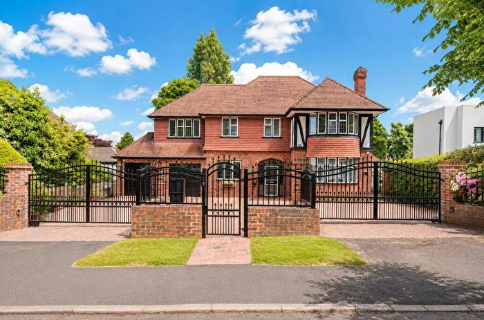 4 Bedroom Detached House For Sale In The Drive, Wallington, SM6