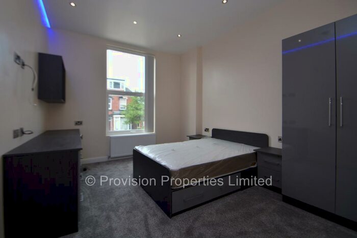 4 Bedroom Flat To Rent In North Grange Road, Headingley, Leeds, LS6