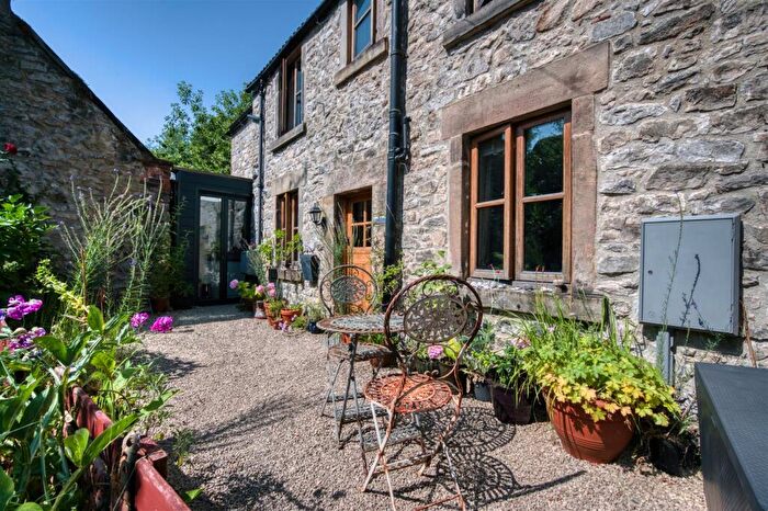2 Bedroom House For Sale In Yeoman Street, Bonsall, Matlock, DE4
