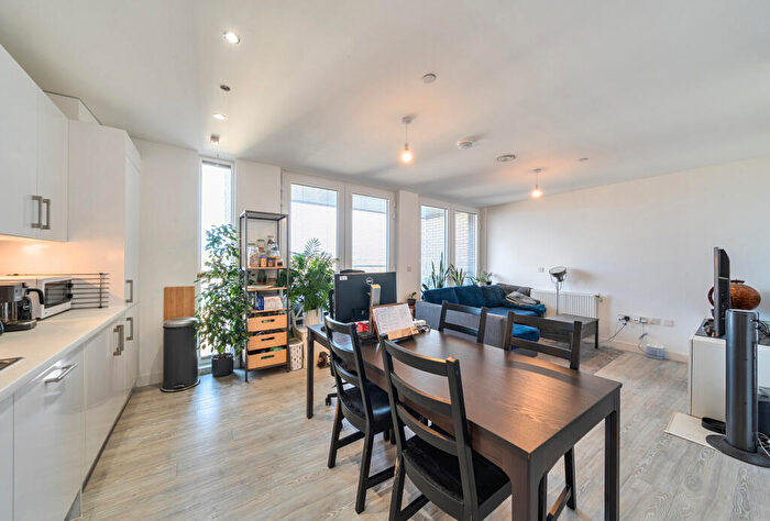 2 Bedroom Apartment For Sale In Press Road, London, NW10