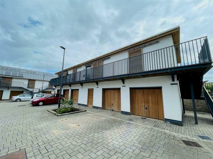 1 Bedroom Flat To Rent In B, Malpass Drive, Hanham, BS15