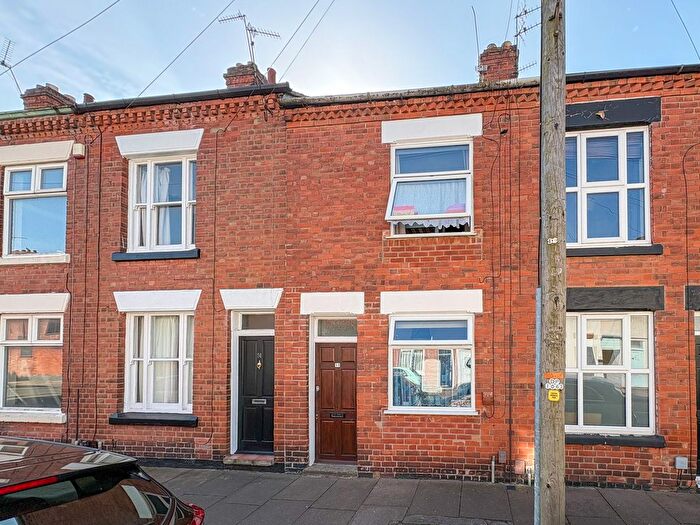 3 Bedroom Terraced House For Sale In Montague Road, Leicester, LE2