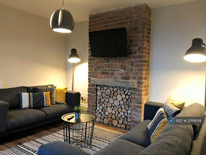 6 Bedroom Semi-Detached House To Rent In Crookesmoor Road, Sheffield, S6