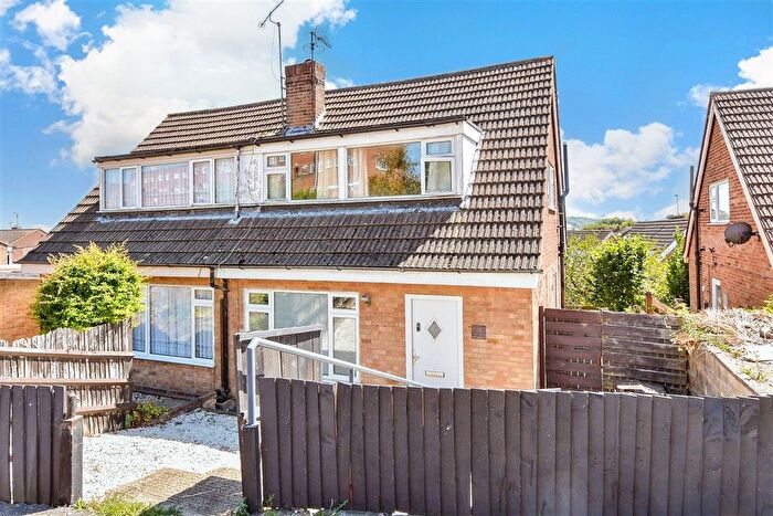 2 Bedroom Semi-Detached House For Sale In Merrals Wood Road, Strood, Rochester, Kent, ME2