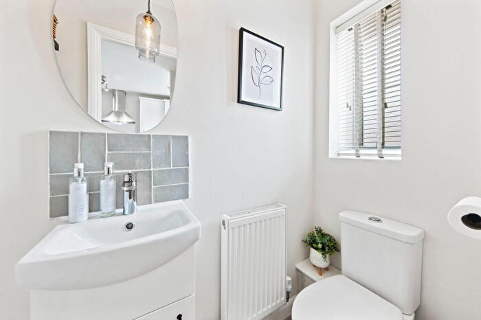2 Bedroom Semi-Detached House For Sale In Thurston Drive, Kettering, NN15