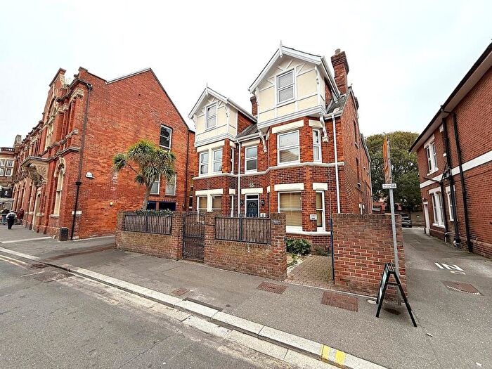 2 Bedroom Apartment For Sale In Lagland Street, Poole, BH15