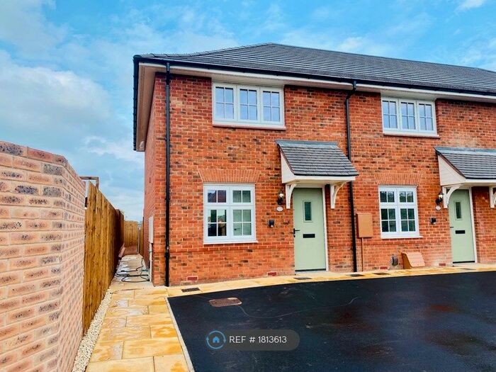 2 Bedroom Terraced House To Rent In Hollybush Close, Warwick, CV34