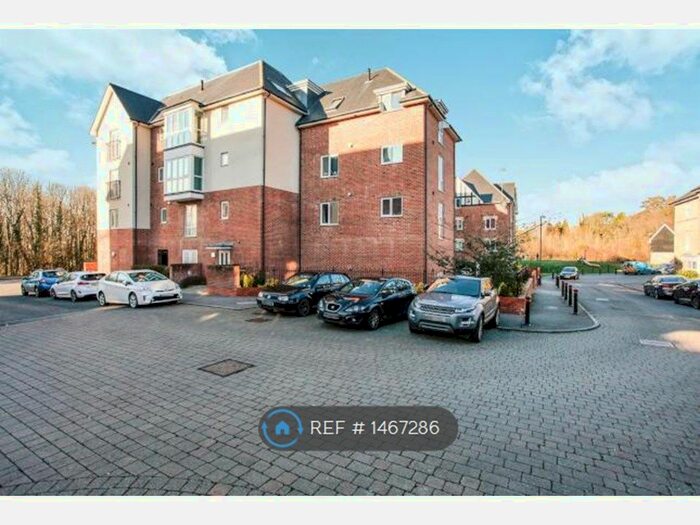 1 Bedroom Flat To Rent In Stone Court, Crawley, RH10
