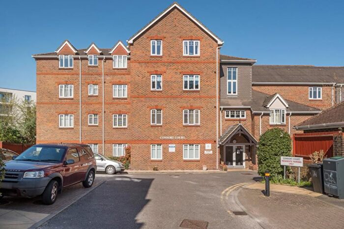 2 Bedroom Flat To Rent In York Road, Woking, GU22