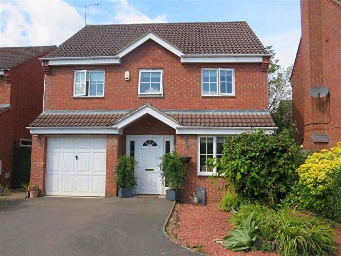 4 Bedroom Property To Rent In Water Close, Old Stratford, Milton Keynes, MK19