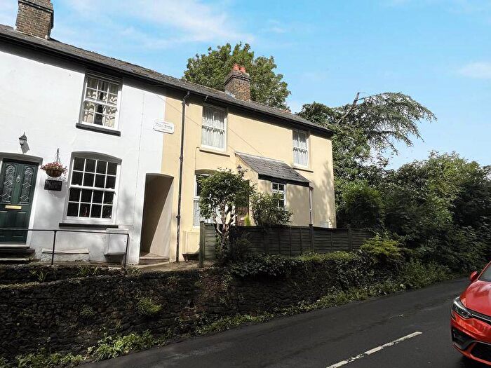 3 Bedroom Semi-Detached House For Sale In Lower Street, Eastry, CT13