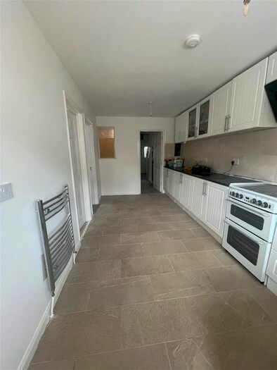 5 Bedroom Property To Rent In Meadow Road, Barking, IG11