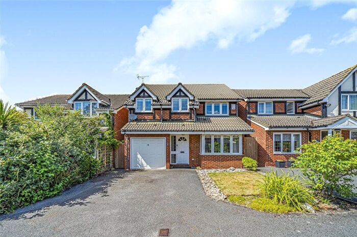 4 Bedroom Detached House For Sale In West End, Woking, Surrey, GU24