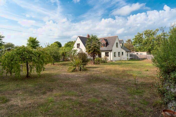 4 Bedroom Detached House For Sale In Main Road, Newport, PO30