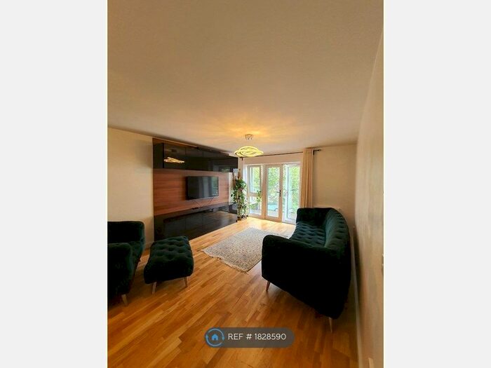 2 Bedroom Flat To Rent In Chelsea Lodge, West Drayton, UB7