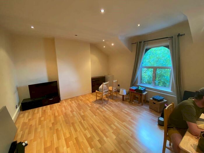 1 Bedroom Flat To Rent In Highbury Park, London, N5