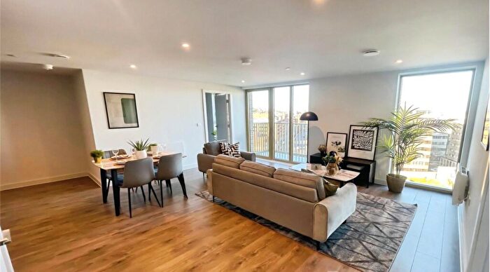 2 Bedroom Flat For Sale In The Hive, Castle Street, Luton, LU1