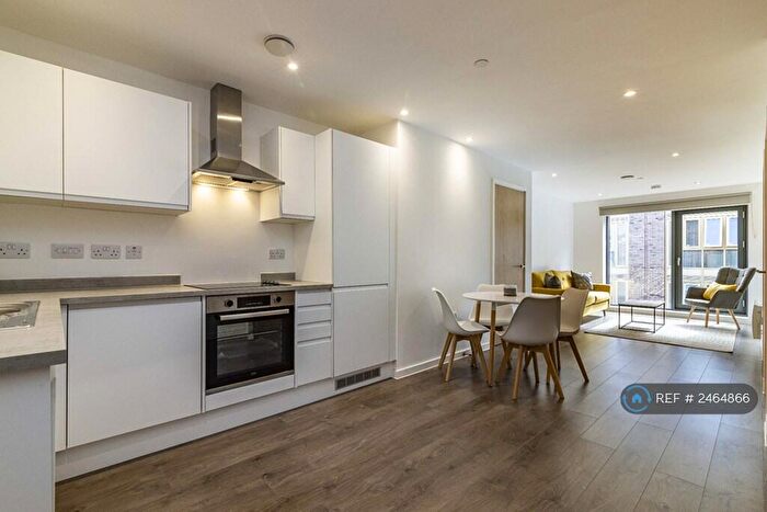 2 Bedroom Flat To Rent In Traffic St, Nottingham, NG2