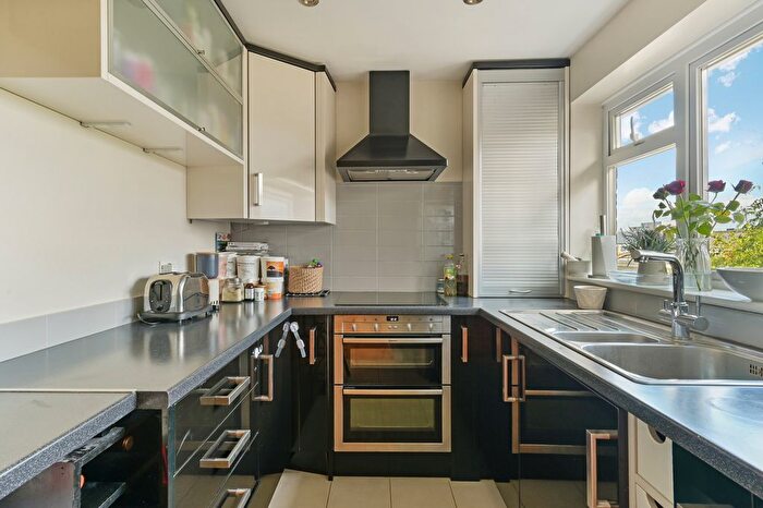 1 Bedroom Flat To Rent In Southey Road, London, SW19