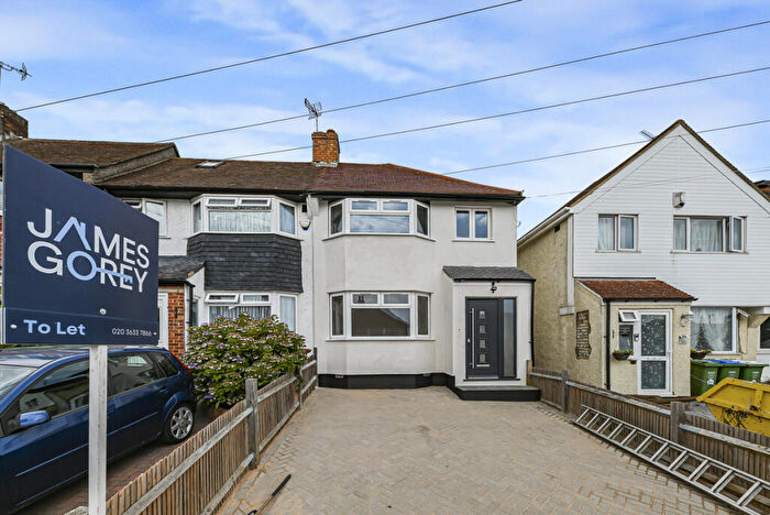 3 Bedroom End Of Terrace House To Rent In Ridgeway West, Sidcup, DA15