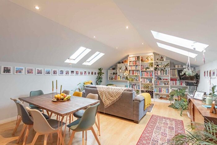 2 Bedroom Maisonette To Rent In Craighall Road, Edinburgh, EH6