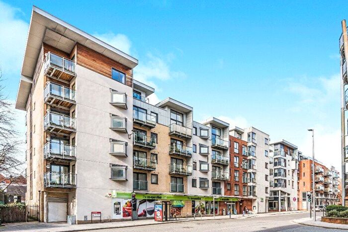 2 Bedroom Apartment For Sale In High Street, Southampton, Hampshire, SO14