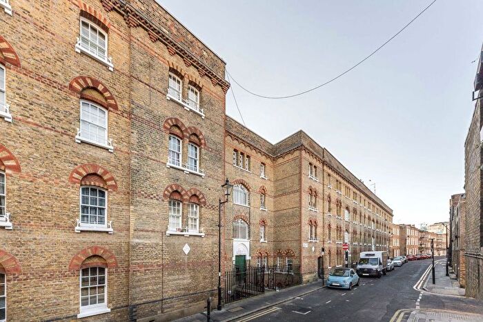 1 Bedroom Flat For Sale In Rawstorne Street, Islington, EC1V - Photo 2