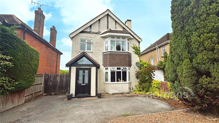 3 Bedroom Detached House For Sale In Aldershot Road, Ash, Aldershot, GU12